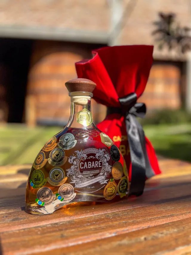 Cachaça Cabaré Extra Premium 15 Anos – 700ml